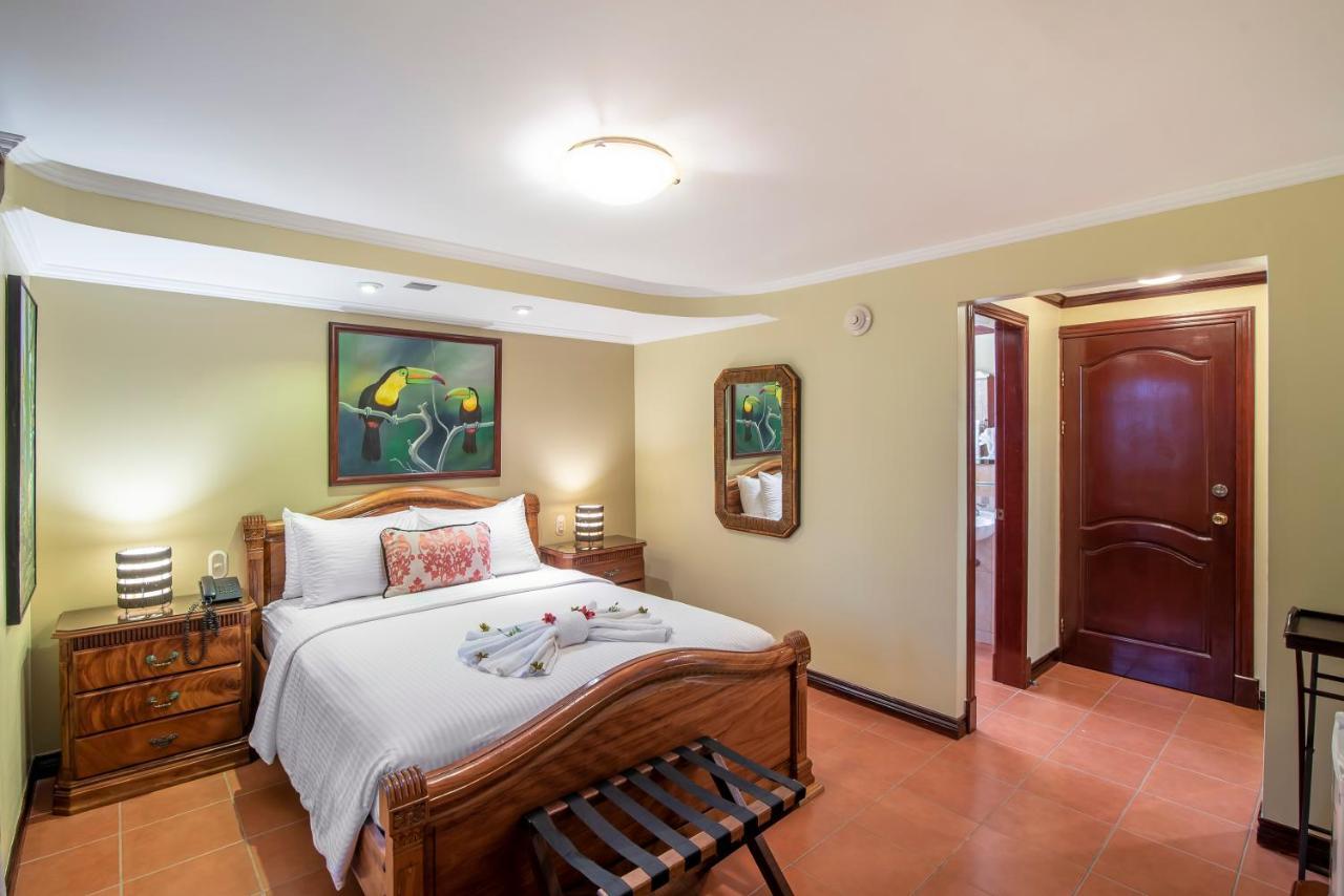 Hotel Casa Roland Golfito Resort Bilik gambar